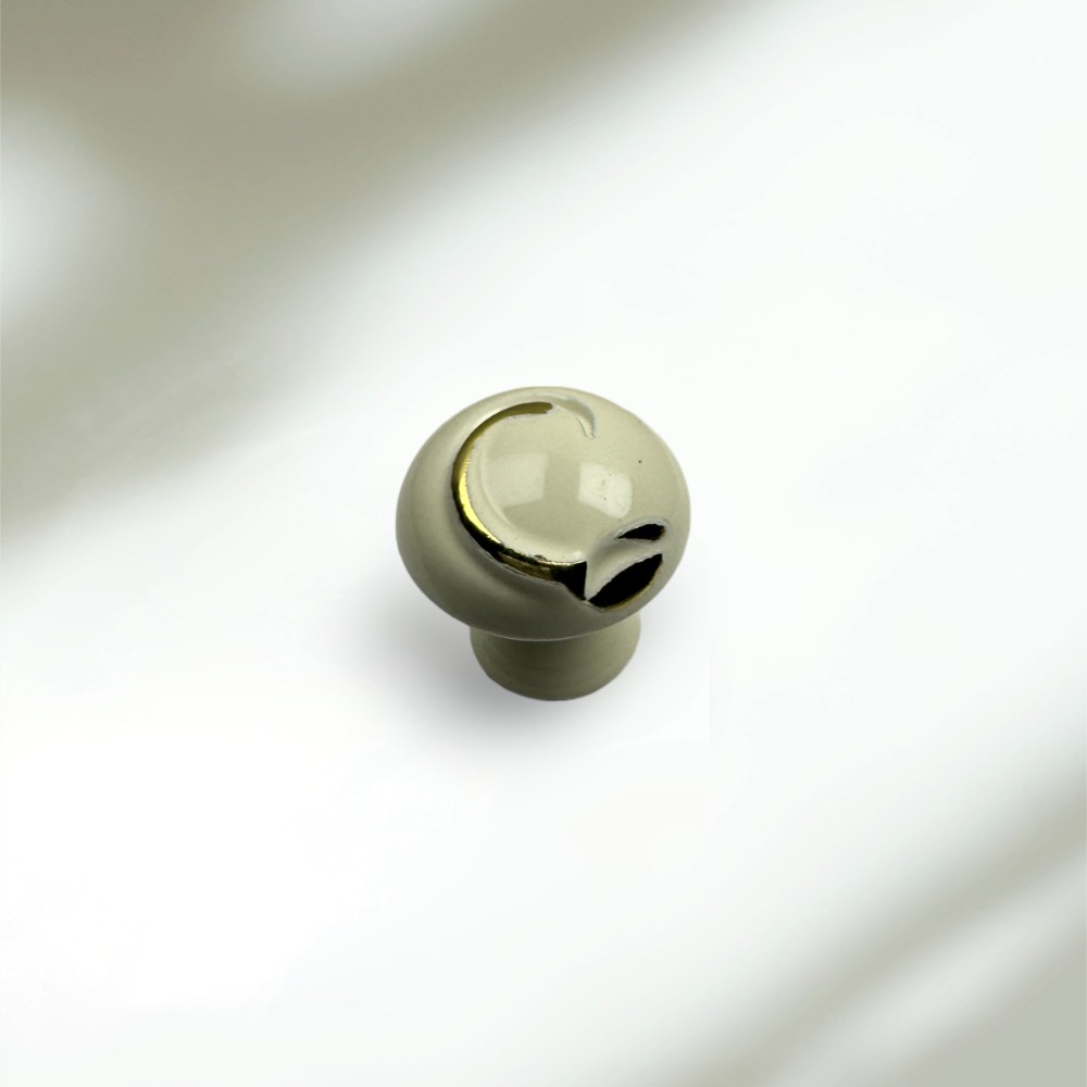 Umut Model 19 Düğme Kulp 24 mm. Krem-Altın